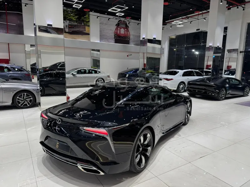 2024 لكزس إل سي 500