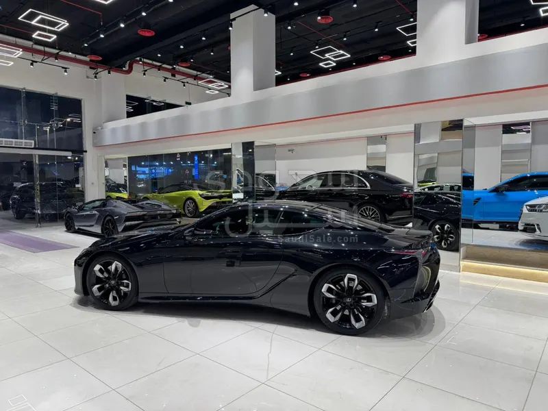 2024 لكزس إل سي 500