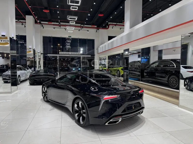 2024 لكزس إل سي 500