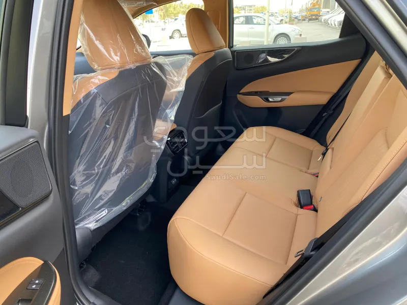 2026 لكزس إن إكس 350