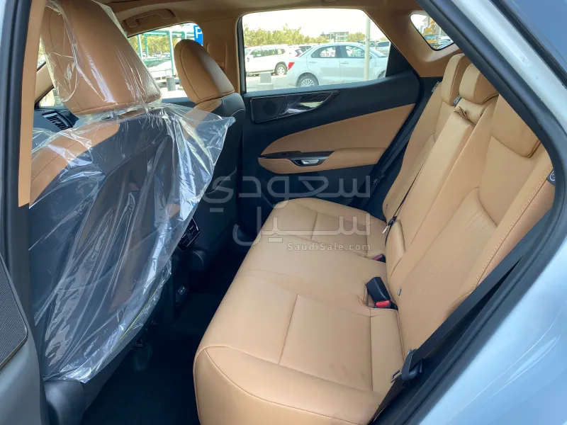 2026 لكزس إن إكس 350