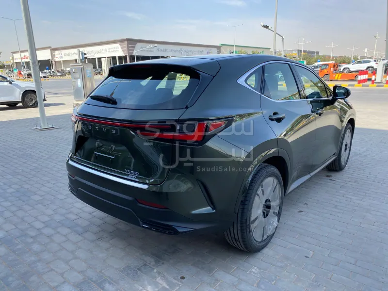 2026 لكزس إن إكس 350