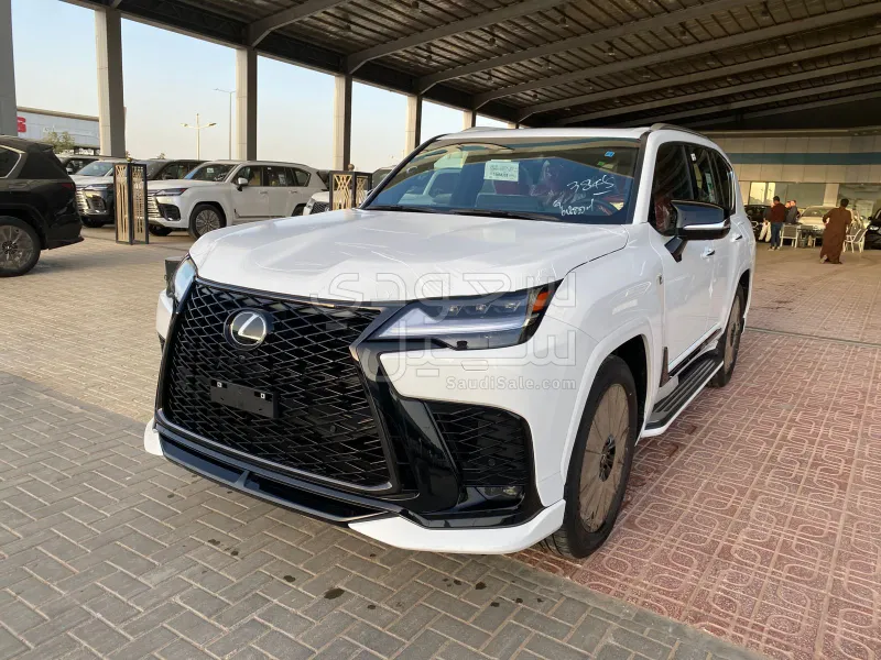 2026 لكزس إل إكس 600 إف