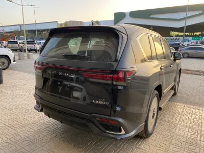 2026 لكزس إل إكس 600 إف