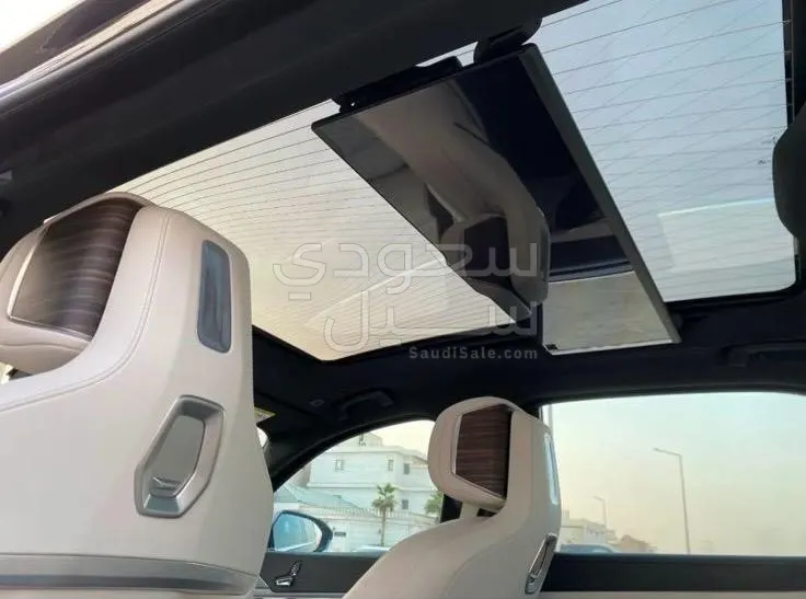 2024 بي ام دبليو الفئة السابعة 735أي