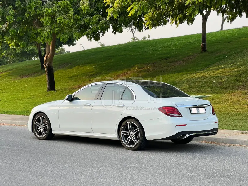 2018 مرسيدس - بنز إي 300