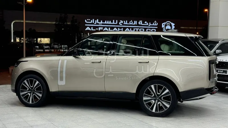 2022 لاند روفر رينج روفر فيرست اديشن