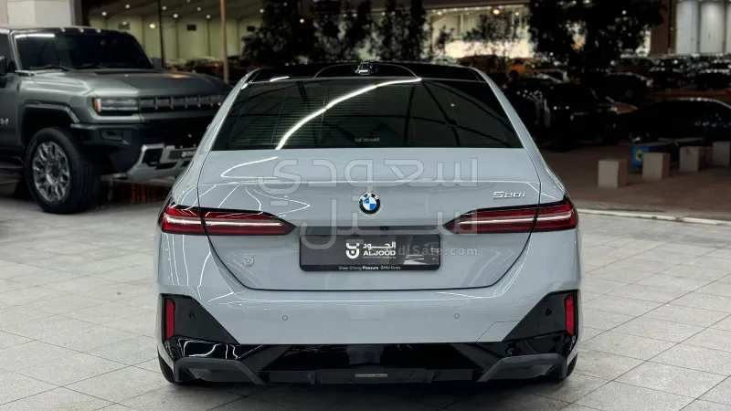 2024 بي ام دبليو الفئة الخامسة 520 أي