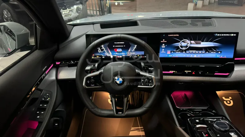 2024 بي ام دبليو الفئة الخامسة 520 أي