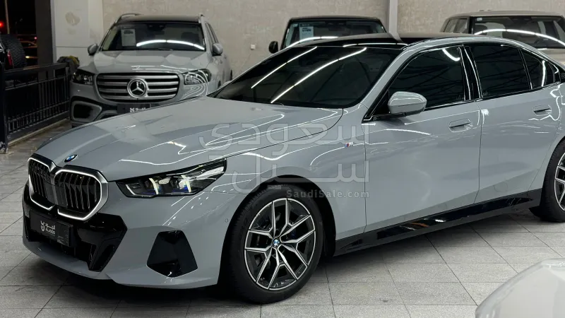 2024 بي ام دبليو الفئة الخامسة 520 أي