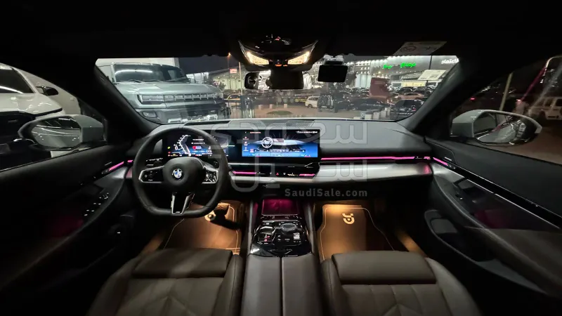 2024 بي ام دبليو الفئة الخامسة 520 أي