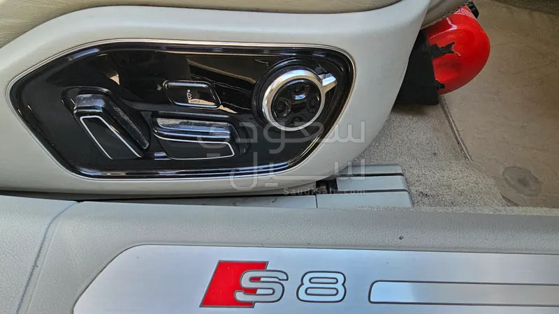 2013 اودي اس 8