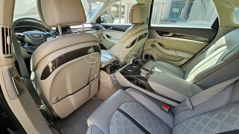 2013 اودي اس 8