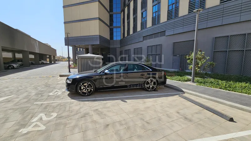 2013 اودي اس 8