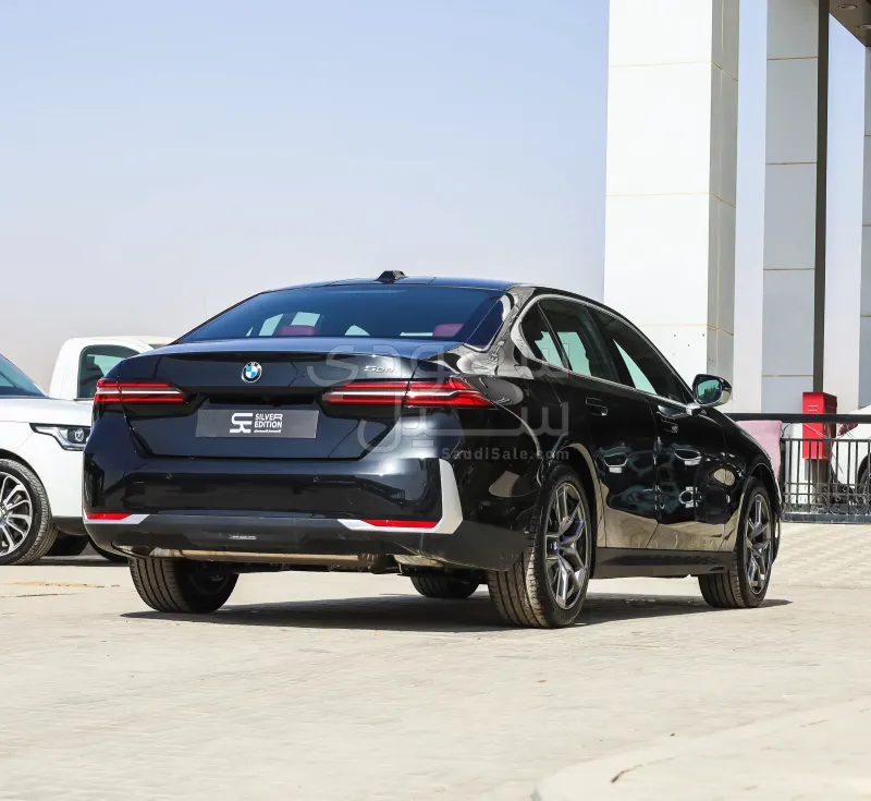 2026 بي ام دبليو الفئة الخامسة 520 أي