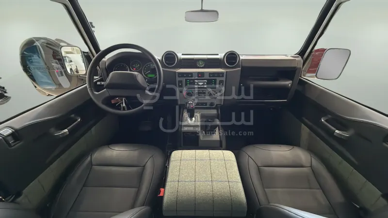 2014 لاند روفر ديفيندر 90