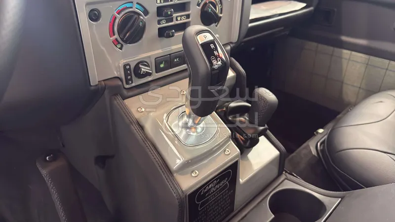 2014 لاند روفر ديفيندر 90