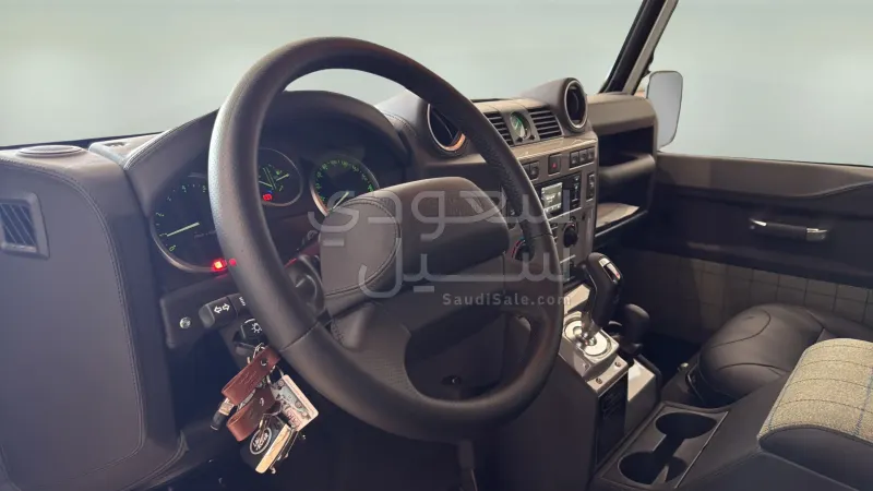 2014 لاند روفر ديفيندر 90