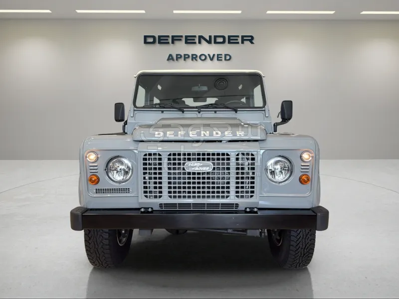 2014 لاند روفر ديفيندر 90