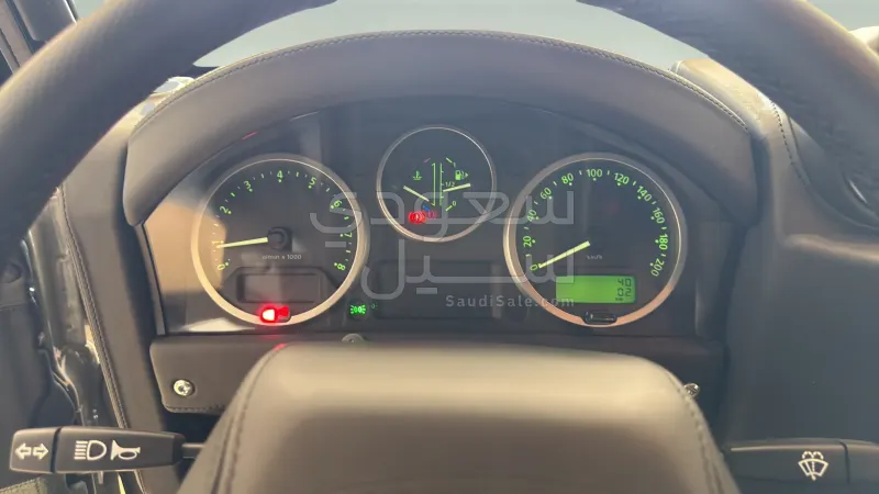 2014 لاند روفر ديفيندر 90