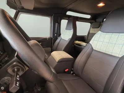 2014 لاند روفر ديفيندر 90