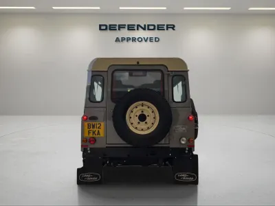 2014 لاند روفر ديفيندر 90