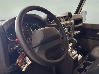 2014 لاند روفر ديفيندر 90