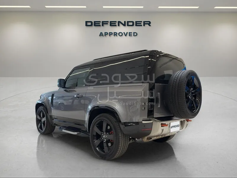 2024 لاند روفر ديفيندر اكس