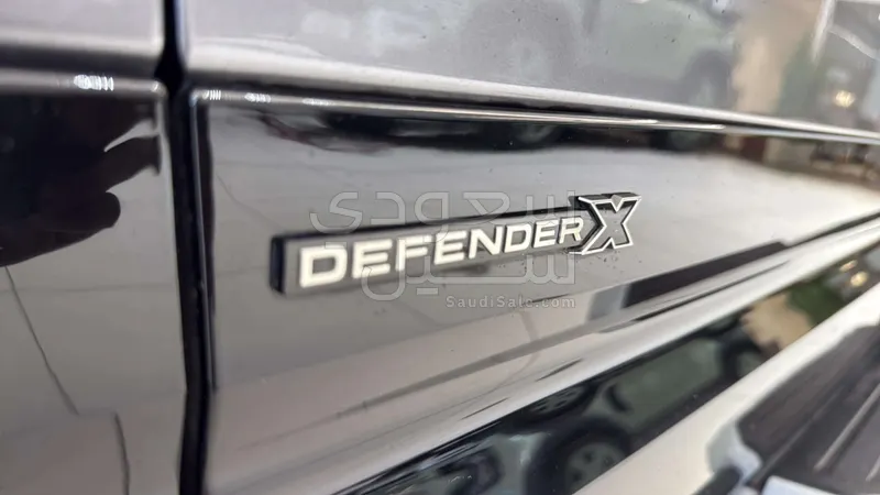 2024 لاند روفر ديفيندر اكس