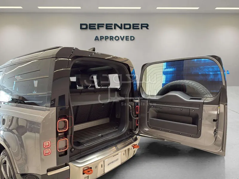 2024 لاند روفر ديفيندر اكس