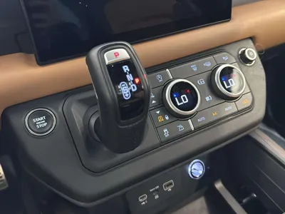 2024 لاند روفر ديفيندر اكس