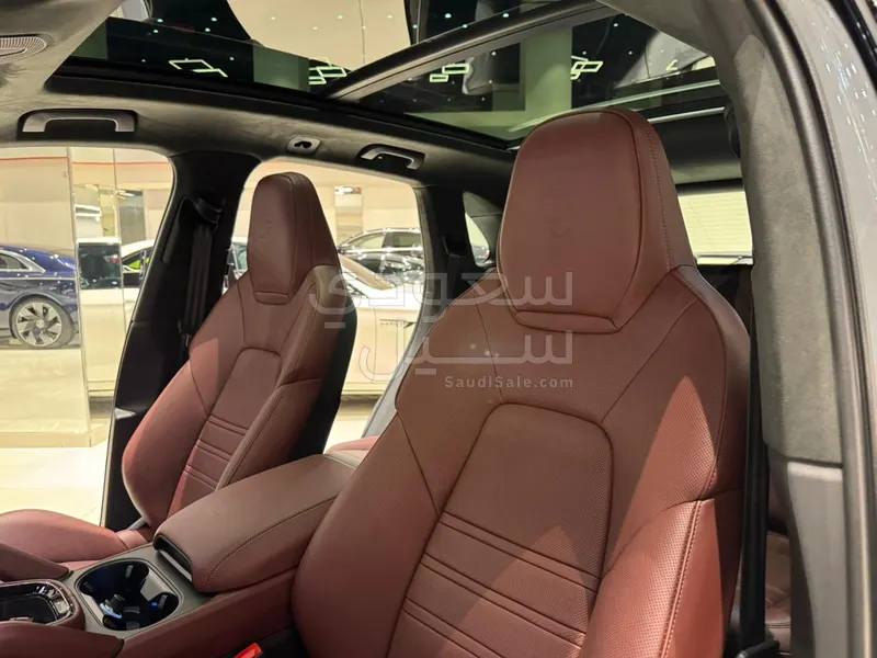 2026 Porsche Cayenne GTS