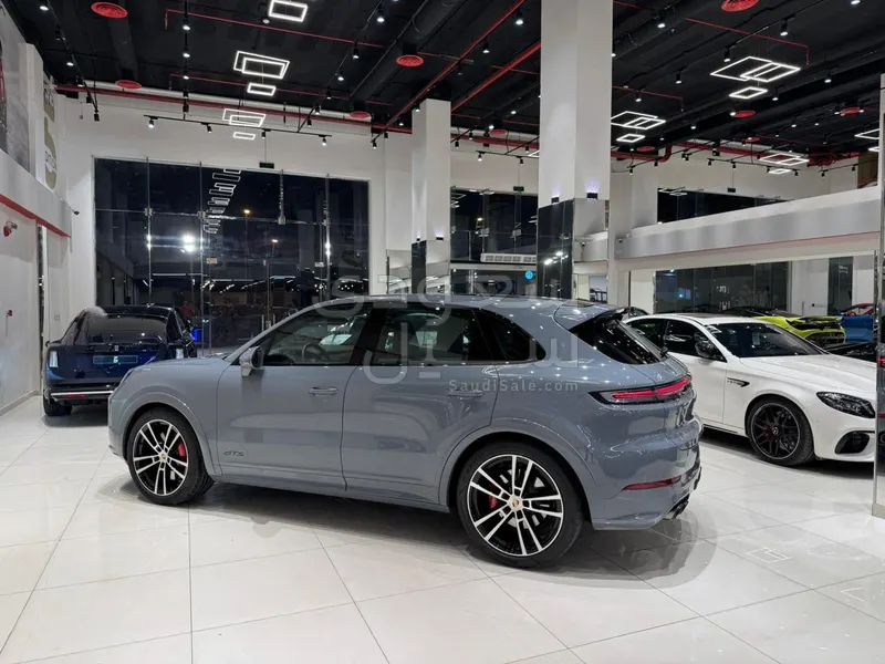 2026 Porsche Cayenne GTS