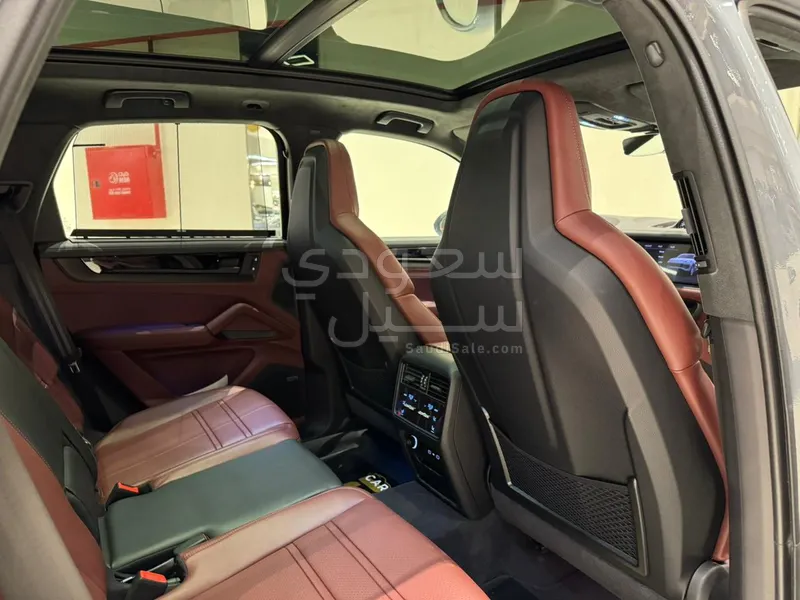 2026 Porsche Cayenne GTS