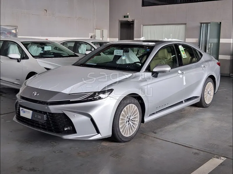 2026 تويوتا كامري ال اي