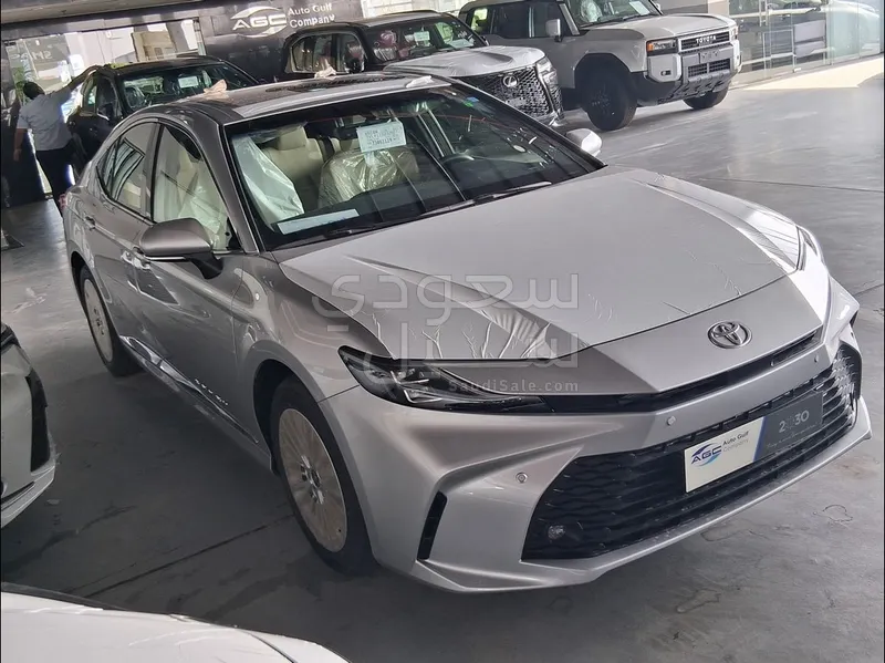 2026 تويوتا كامري ال اي