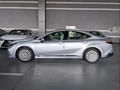 2026 تويوتا كامري ال اي