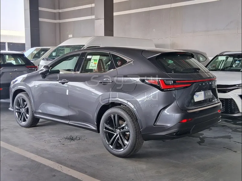 2026 لكزس إن إكس 350