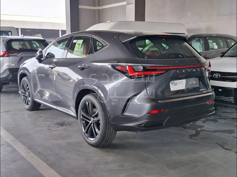 2026 لكزس إن إكس 350