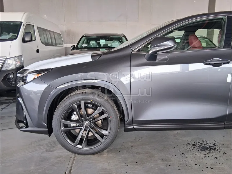 2026 لكزس إن إكس 350