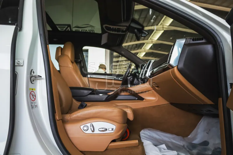 2013 بورش كايين جي تي اس