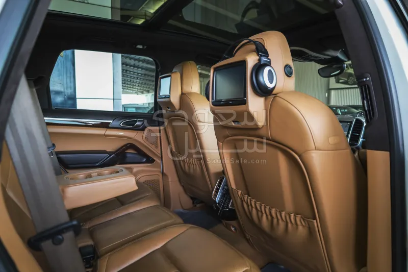 2013 بورش كايين جي تي اس