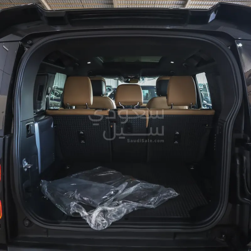 2025 لاند روفر ديفيندر اس اي