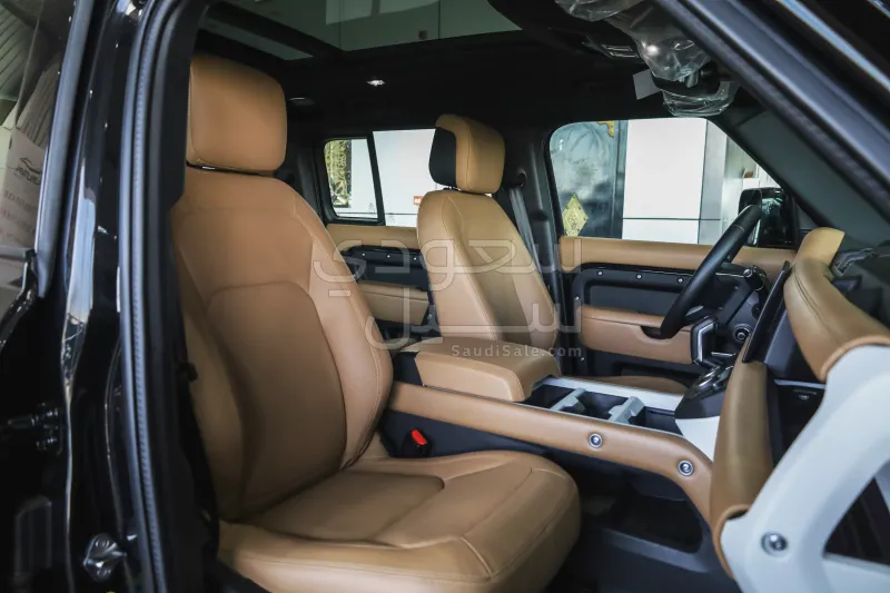 2025 لاند روفر ديفيندر اس اي