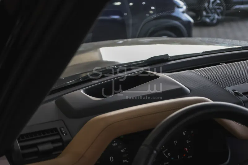 2025 لاند روفر ديفيندر اس اي