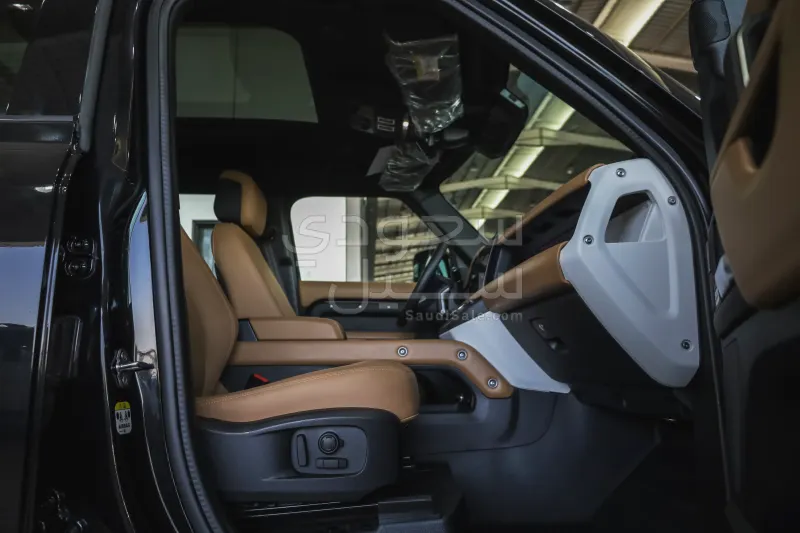 2025 لاند روفر ديفيندر اس اي