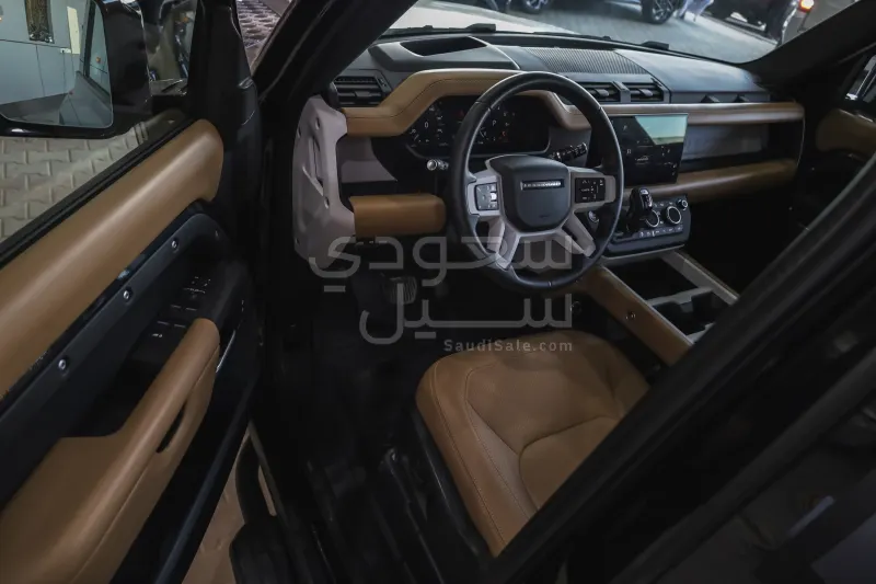 2025 لاند روفر ديفيندر اس اي