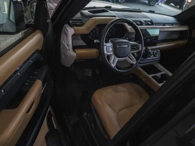 2025 لاند روفر ديفيندر اس اي