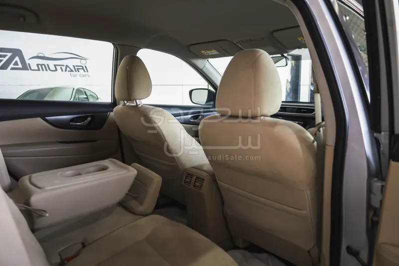 2015 نيسان اكس - ترايل