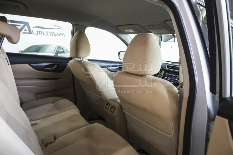 2015 نيسان اكس - ترايل